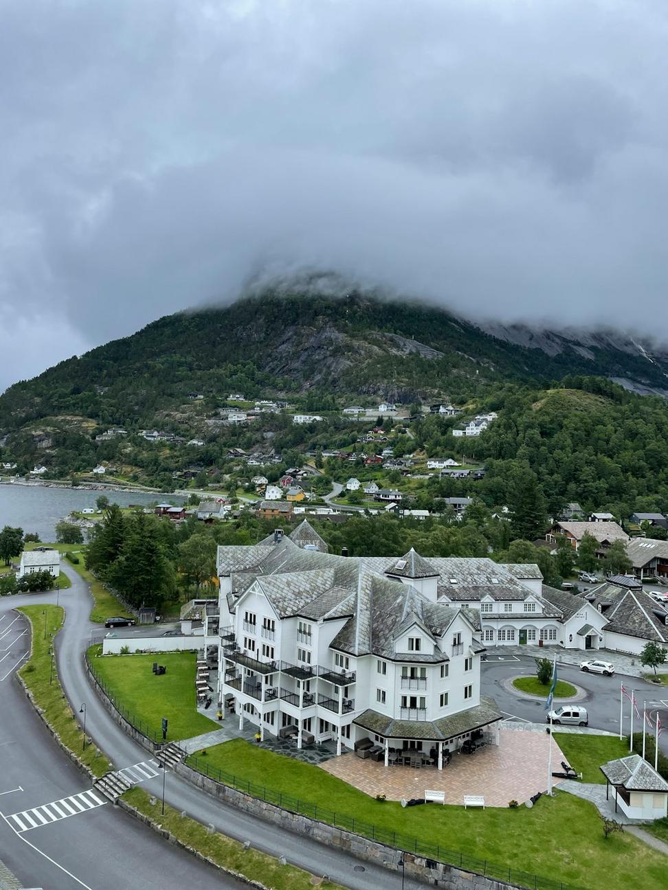 Mountain View Suites